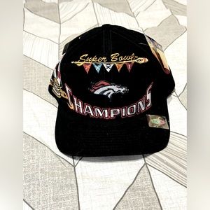 For sale is a Brand NEW Denver Broncos 1998 Super Bowl XXXII Champions Logo Hat.